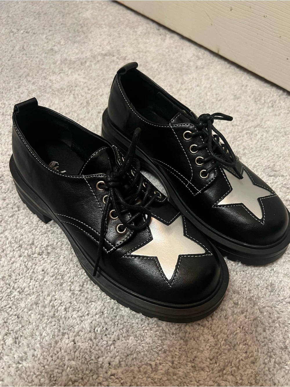 SHEIN Black Women's Lace-Up Platform Oxfords with White Star Accent